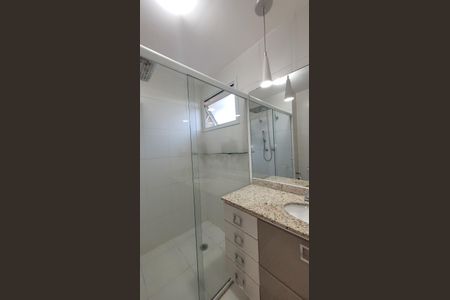 Apartamento à venda com 143m², 4 quartos e 3 vagas Apartamento à venda com 143m², 4 quartos e 3 vagasBanheiro da Suíte 1