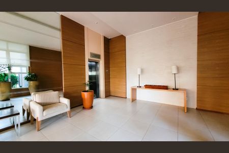 Apartamento à venda com 143m², 4 quartos e 3 vagas Apartamento à venda com 143m², 4 quartos e 3 vagasHall social