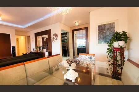 Apartamento à venda com 143m², 4 quartos e 3 vagas Apartamento à venda com 143m², 4 quartos e 3 vagasSala de Jantar