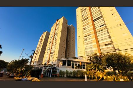 Apartamento à venda com 143m², 4 quartos e 3 vagas Apartamento à venda com 143m², 4 quartos e 3 vagasFachada
