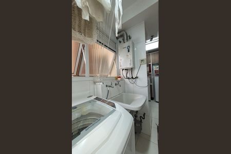 Apartamento à venda com 143m², 4 quartos e 3 vagas Apartamento à venda com 143m², 4 quartos e 3 vagasLavanderia