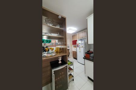 Apartamento à venda com 143m², 4 quartos e 3 vagas Apartamento à venda com 143m², 4 quartos e 3 vagasCozinha