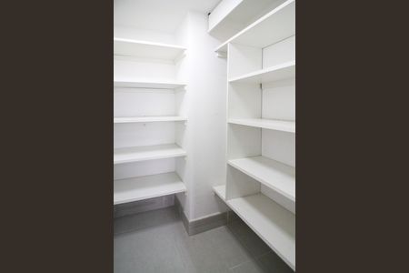 Apartamento à venda com 78m², 2 quartos e 1 vaga Apartamento à venda com 78m², 2 quartos e 1 vagaDespensa