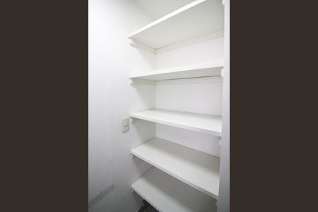 Apartamento à venda com 78m², 2 quartos e 1 vaga Apartamento à venda com 78m², 2 quartos e 1 vagaDespensa