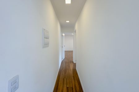 Casa para alugar com 300m², 5 quartos e 2 vagas Casa para alugar com 300m², 5 quartos e 2 vagasCorredor - 1º Piso