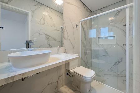 Casa para alugar com 300m², 5 quartos e 2 vagas Casa para alugar com 300m², 5 quartos e 2 vagasBanheiro da Suíte 1