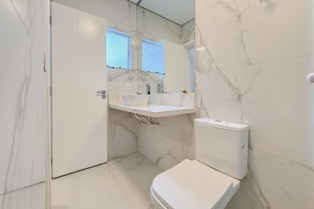 Casa para alugar com 300m², 5 quartos e 2 vagas Casa para alugar com 300m², 5 quartos e 2 vagasBanheiro da Suíte 1