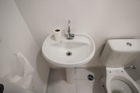 Apartamento para alugar com 32m², 2 quartos e sem vaga Apartamento para alugar com 32m², 2 quartos e sem vagaBanheiro