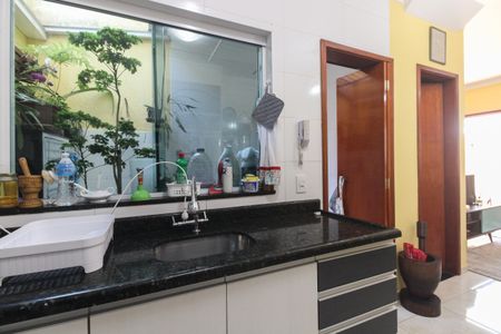 Casa de condomínio à venda com 72m², 2 quartos e 2 vagasCozinha