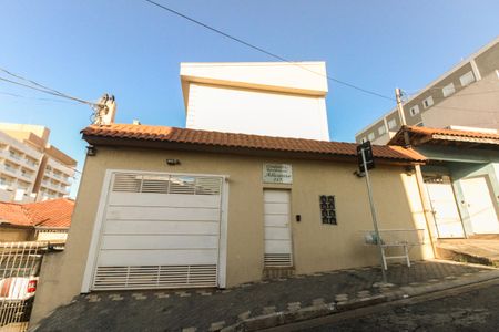 Casa de condomínio à venda com 72m², 2 quartos e 2 vagasFachada