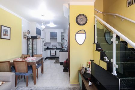 Casa de condomínio à venda com 72m², 2 quartos e 2 vagasSala