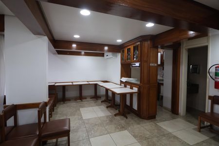 Apartamento para alugar com 75m², 2 quartos e sem vagaÁrea comum - Salão de festas