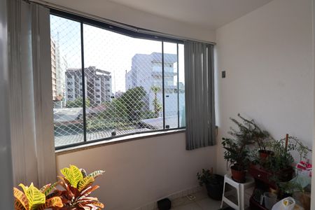 Apartamento para alugar com 75m², 2 quartos e sem vagaSacada