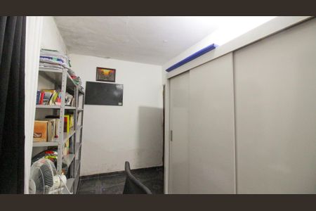 Casa à venda com 125m², 2 quartos e 2 vagas Casa à venda com 125m², 2 quartos e 2 vagasEscritório