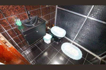 Casa à venda com 125m², 2 quartos e 2 vagas Casa à venda com 125m², 2 quartos e 2 vagasBanheiro