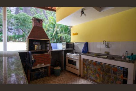 Casa à venda com 1100m², 6 quartos e 15 vagasChurrasqueira