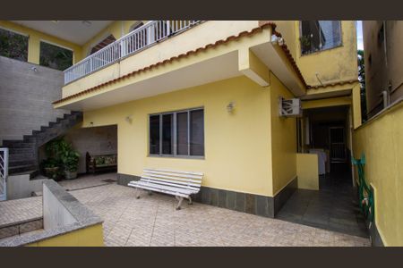Casa à venda com 1100m², 6 quartos e 15 vagasQuintal