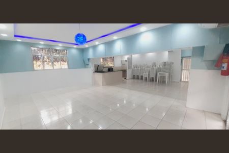Apartamento para alugar com 32m², 1 quarto e 1 vaga Apartamento para alugar com 32m², 1 quarto e 1 vagaÁrea comum - Salão de festas