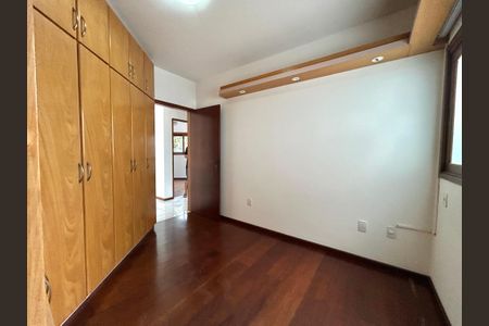 Casa para alugar com 320m², 5 quartos e 3 vagasSuíte 1