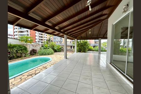 Casa para alugar com 320m², 5 quartos e 3 vagasVaranda gourmet