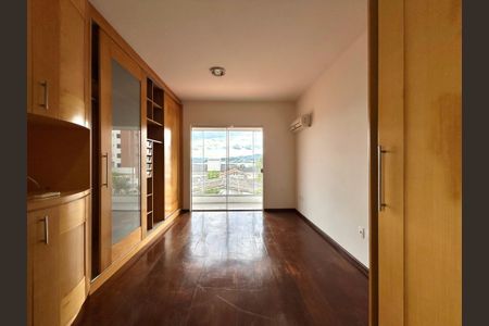 Casa para alugar com 320m², 5 quartos e 3 vagasSuíte 2