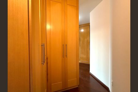 Casa para alugar com 320m², 5 quartos e 3 vagasSuíte 2