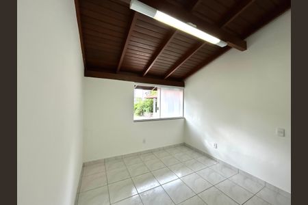 Casa para alugar com 320m², 5 quartos e 3 vagasQuarto área de serviço 