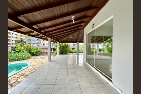 Casa para alugar com 320m², 5 quartos e 3 vagasVaranda gourmet