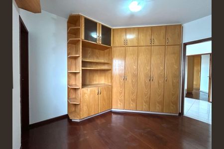 Casa para alugar com 320m², 5 quartos e 3 vagasSuíte 1