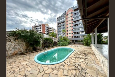 Casa para alugar com 320m², 5 quartos e 3 vagasPiscina