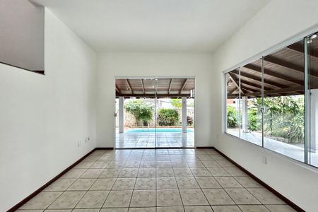 Casa para alugar com 320m², 5 quartos e 3 vagasSala 2