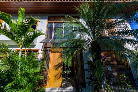 Casa à venda com 735m², 4 quartos e 6 vagasFachada