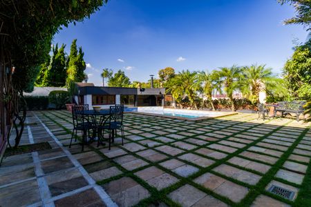 Casa à venda com 735m², 4 quartos e 6 vagasÁrea Externa