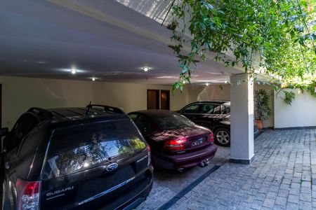 Casa à venda com 735m², 4 quartos e 6 vagasÁrea Externa
