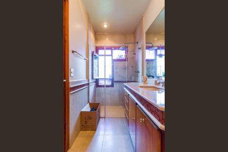 Casa à venda com 735m², 4 quartos e 6 vagasBanheiro da Suíte 4