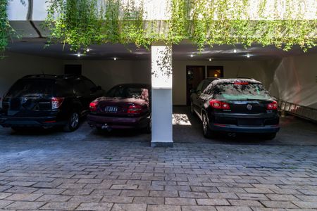 Casa à venda com 735m², 4 quartos e 6 vagasÁrea comum