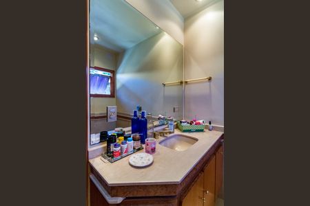 Casa à venda com 735m², 4 quartos e 6 vagasBanheiro da Suíte 1