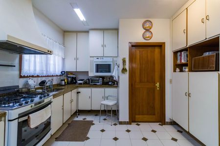 Casa à venda com 735m², 4 quartos e 6 vagasCozinha