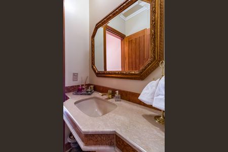 Casa à venda com 735m², 4 quartos e 6 vagasBanheiro