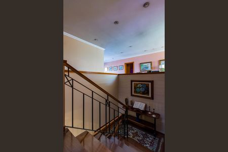 Casa à venda com 735m², 4 quartos e 6 vagasEscada