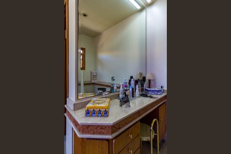 Casa à venda com 735m², 4 quartos e 6 vagasBanheiro da Suíte 1