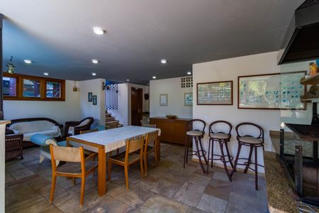 Casa à venda com 735m², 4 quartos e 6 vagasÁrea Gourmet