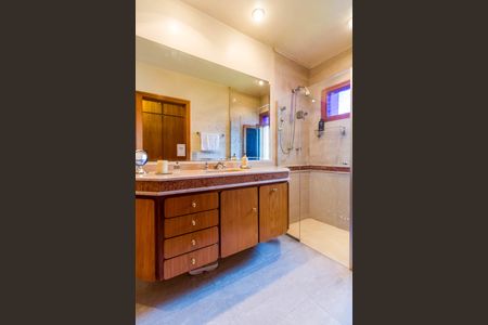 Casa à venda com 735m², 4 quartos e 6 vagasBanheiro da Suíte 3