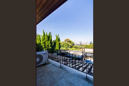 Casa à venda com 735m², 4 quartos e 6 vagasVaranda da Suíte 1