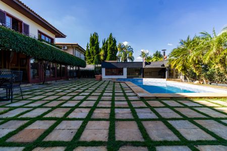 Casa à venda com 735m², 4 quartos e 6 vagasÁrea Externa