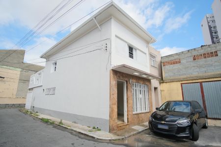 Casa para alugar com 157m², 2 quartos e 1 vagaFachada