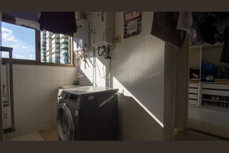 Apartamento à venda com 262m², 4 quartos e 3 vagasCozinha e Área de Serviço