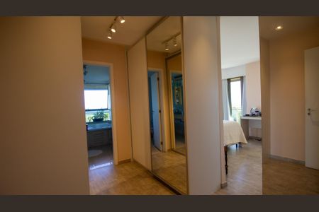 Apartamento à venda com 262m², 4 quartos e 3 vagasSuíte 1