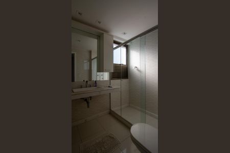 Apartamento à venda com 262m², 4 quartos e 3 vagasBanheiro da Suíte 4