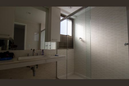 Apartamento à venda com 262m², 4 quartos e 3 vagasBanheiro da Suíte 4